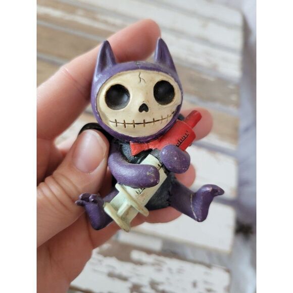 Summit 2011 Devil shot blood bat figurine Halloween decor - Picture 6 of 8